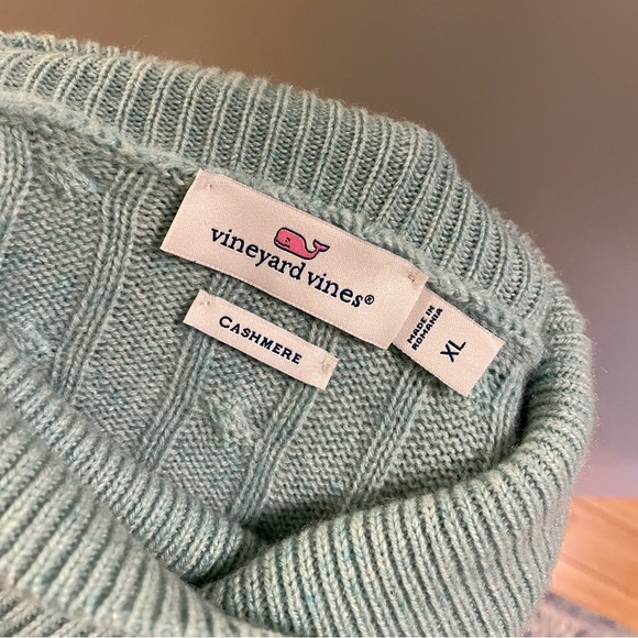 Vineyard vines cashmere turtleneck - Picture 2 of 2